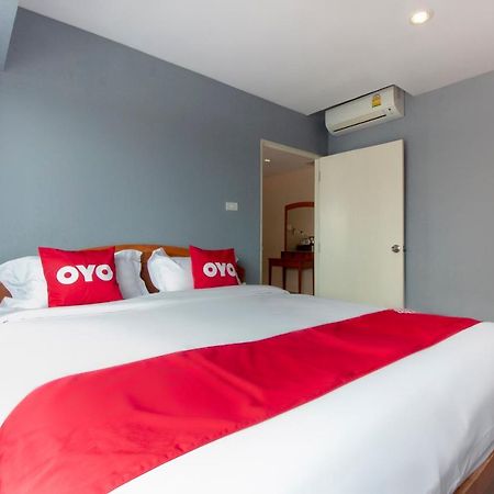 Oyo 602 L'Hotel Бангкок Экстерьер фото