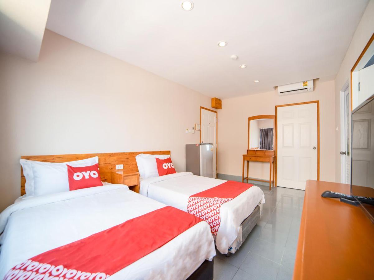 Oyo 602 L'Hotel Бангкок Экстерьер фото