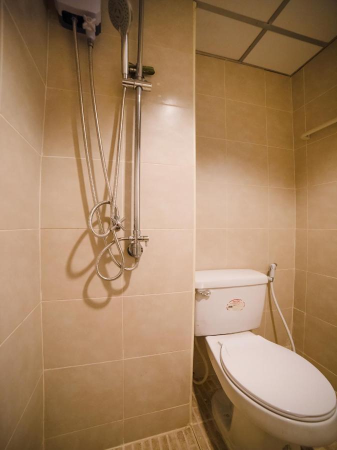 Oyo 602 L'Hotel Бангкок Экстерьер фото
